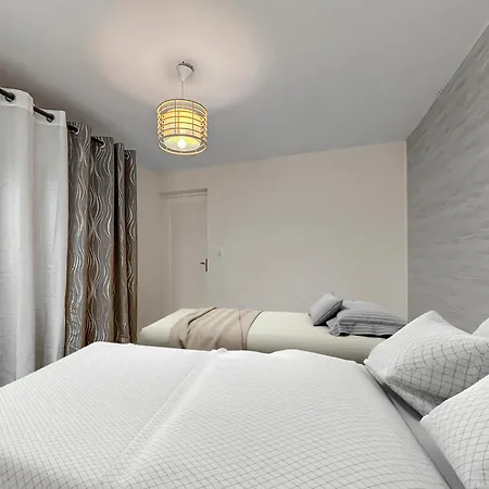 T2 Au Calme Avec Jardin Apartment