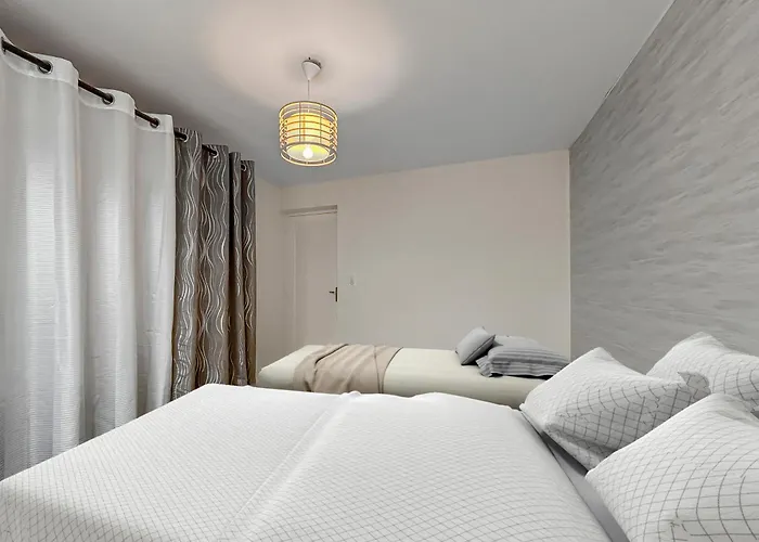 T2 Au Calme Avec Jardin Apartment